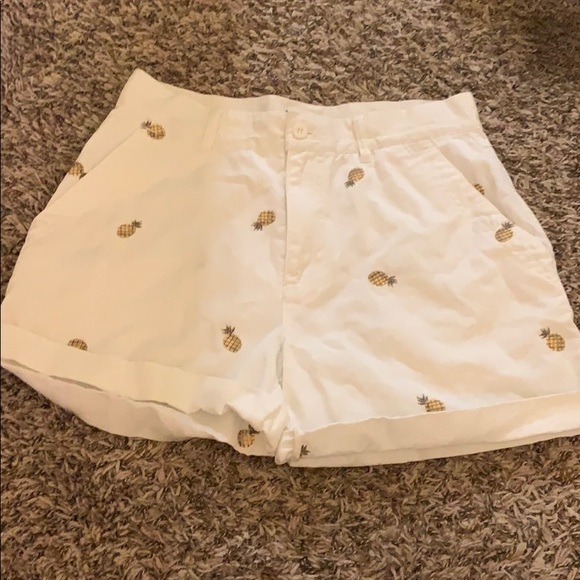 Fun pineapple shorts - Picture 1 of 1